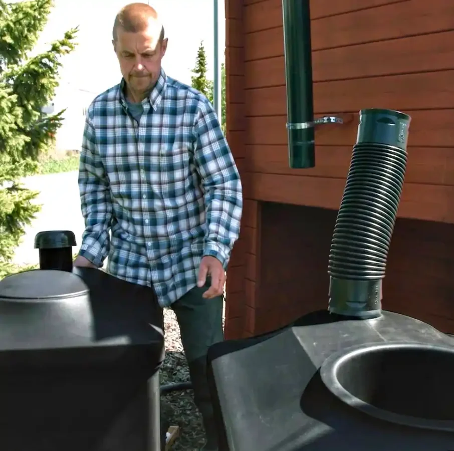 Swapping the WooWoo GT composting containers
