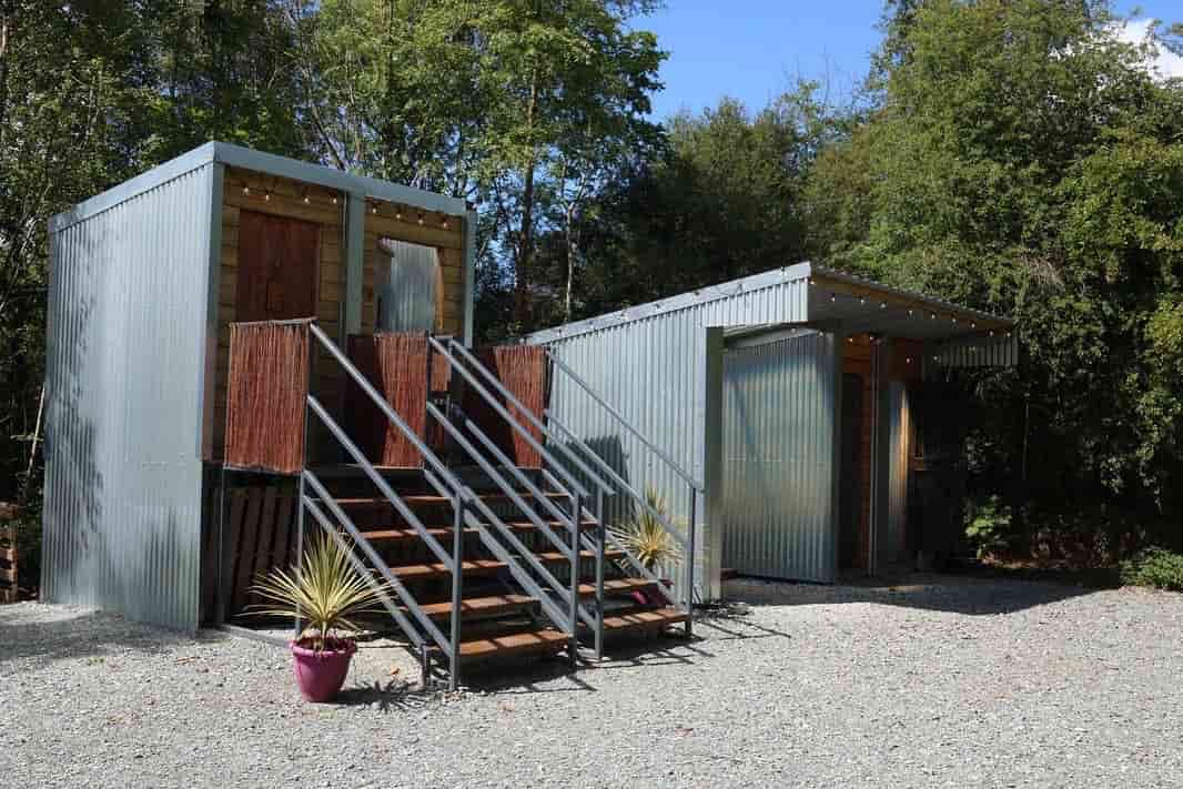 Caelal toilet and shower block