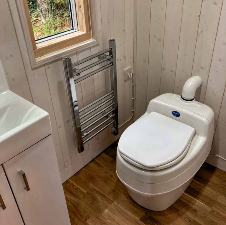 separett-villa-woowoo-waterless-and-composting-toilets