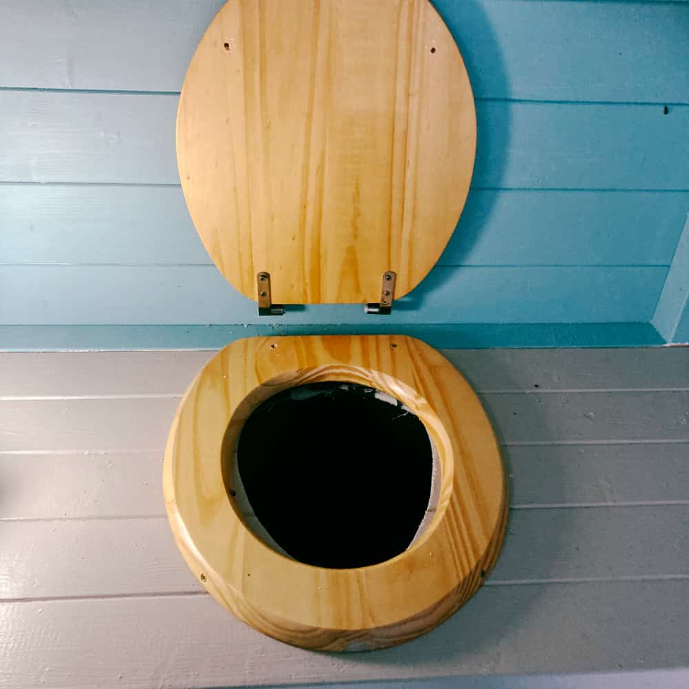 Toilet seat detail of the WooWoo Loo GT Single